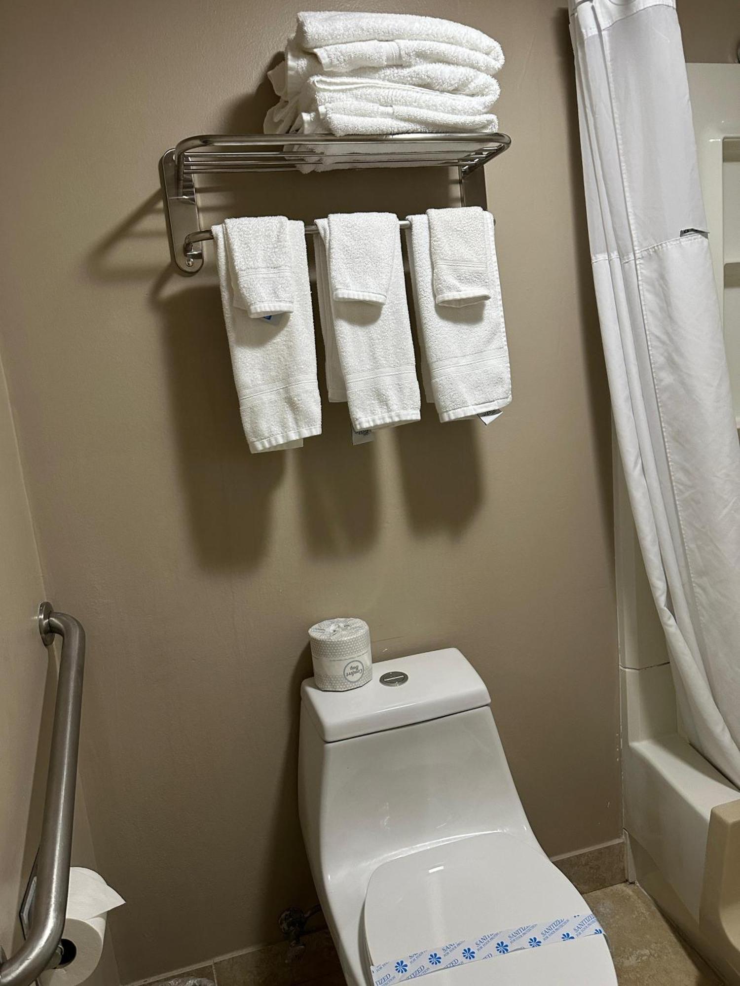 Travelodge By Wyndham Florence Esterno foto