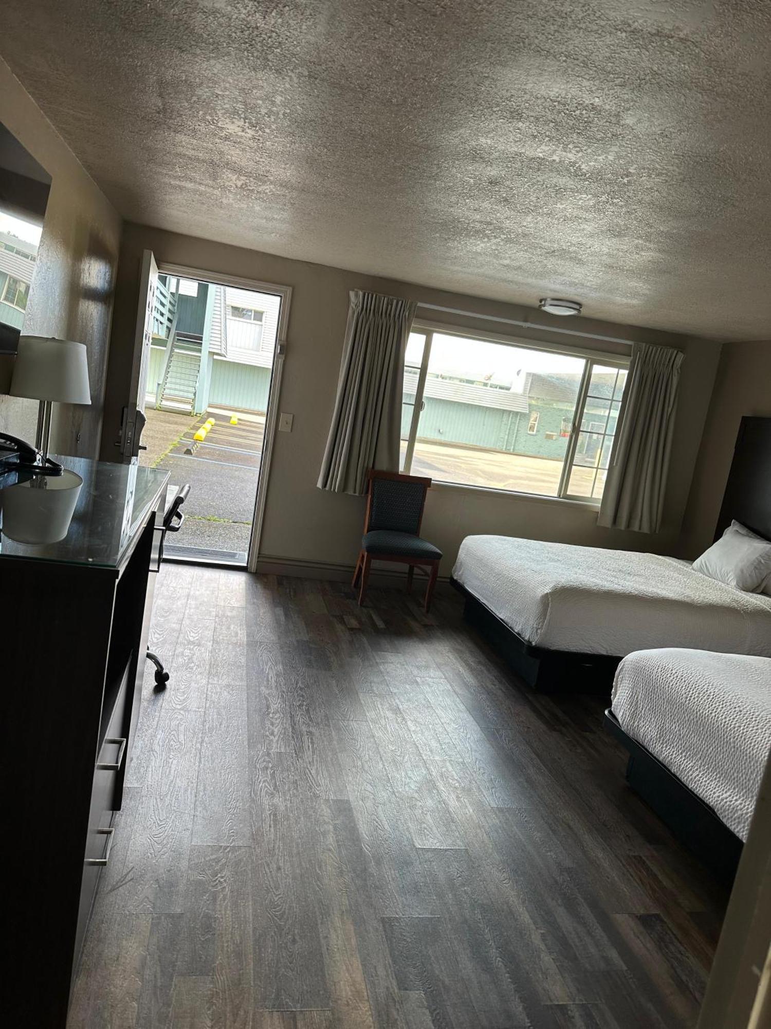 Travelodge By Wyndham Florence Esterno foto